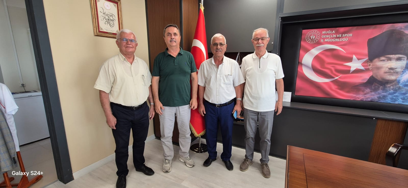 YÖNETİCİLERİMİZ MUĞLA GENÇLİK VE SPOR İL MÜDÜRÜ SAYIN MUSA  KAZIM AÇIKBAŞ'I MAKAMINDA ZİYARET ETTİ