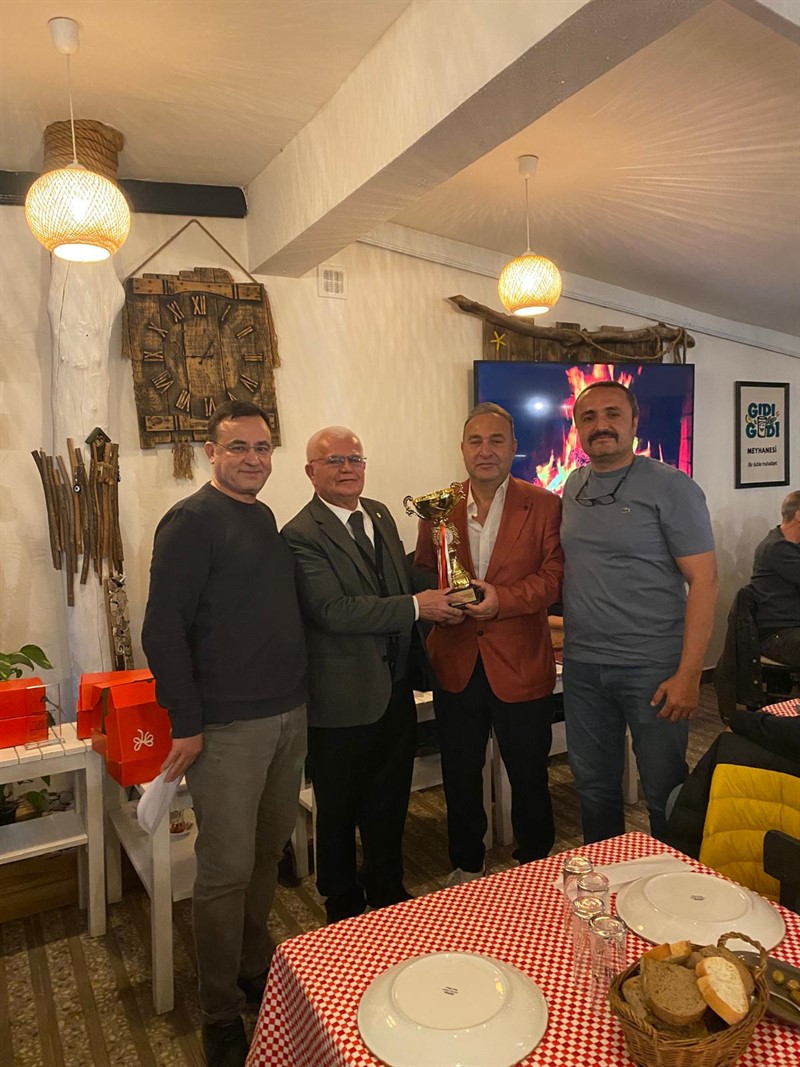 MASTERLER LİGİ FUTBOL TURNUVASININ ÖDÜLLERİ VERİLDİ